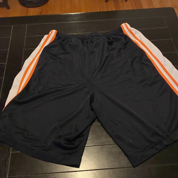 Puma Premium Performance basketball shorts, XL - Picture 4 of 4